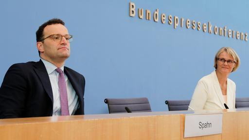 Forschung an Corona-Impfstoff: Bund will drei Firmen fördern