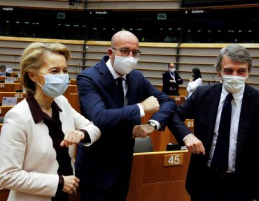 La Eurocámara pide congelar fondos a Gobiernos que violen el Estado de derecho | Internacional