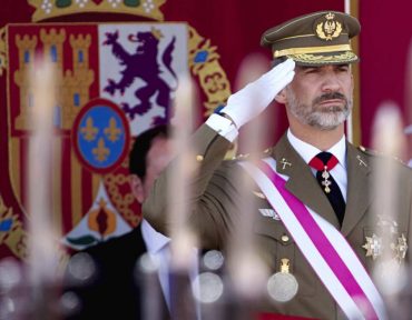 73 mandos retirados del Ejército firman una carta al Rey que asume el discurso de Vox