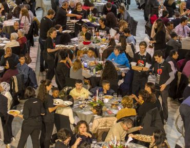 Madrid propondrá al Gobierno ampliar a 10 el máximo de personas en las reuniones familiares en Navidad