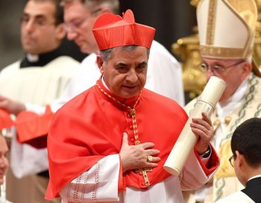 Sobornos, nepotismo y espías: la trama que hace temblar al Vaticano