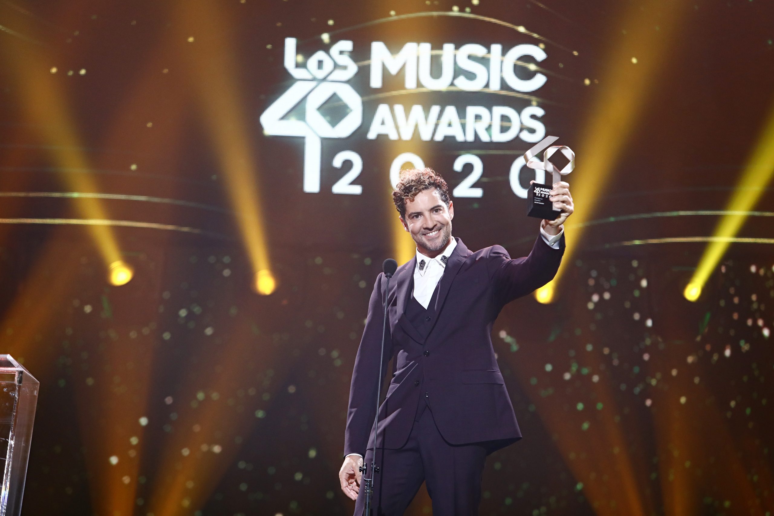 David Bisbal, Maluma y Dua Lipa triunfan en Los40 Awards