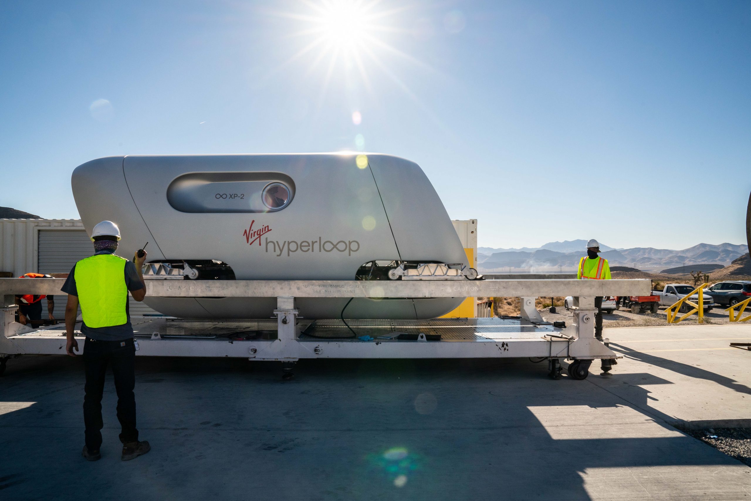 Virgin Hyperloop realiza con éxito la primera prueba con pasajeros de su tren ultrarrápido