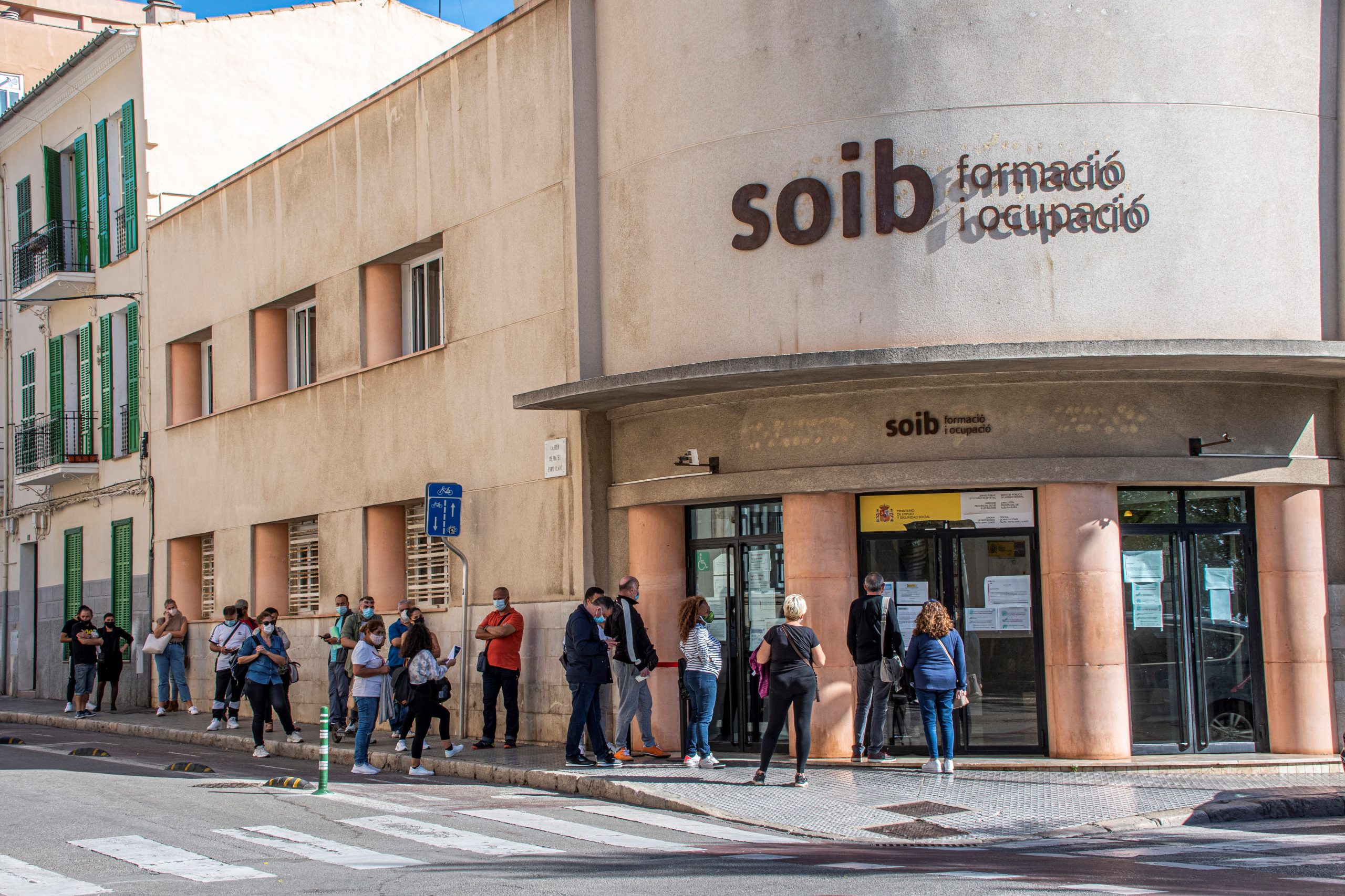 La pandemia hunde el precio de la electricidad a su menor nivel en más de 15 años