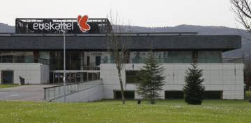 Euskaltel se dispara en Bolsa un 16% tras la opa de MásMóvil Y Telefónica cae un 4%