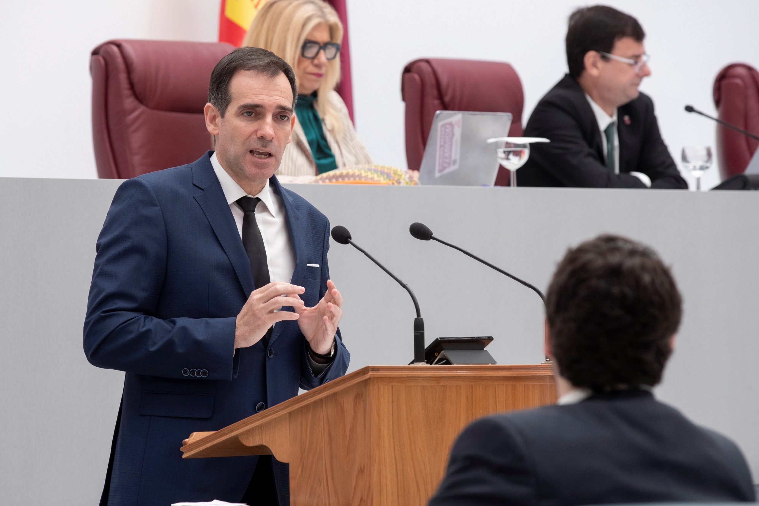 Las elecciones de Madrid y las mociones de censura, en directo | La moción de censura de Murcia, pendiente de tres diputados expulsados de Vox