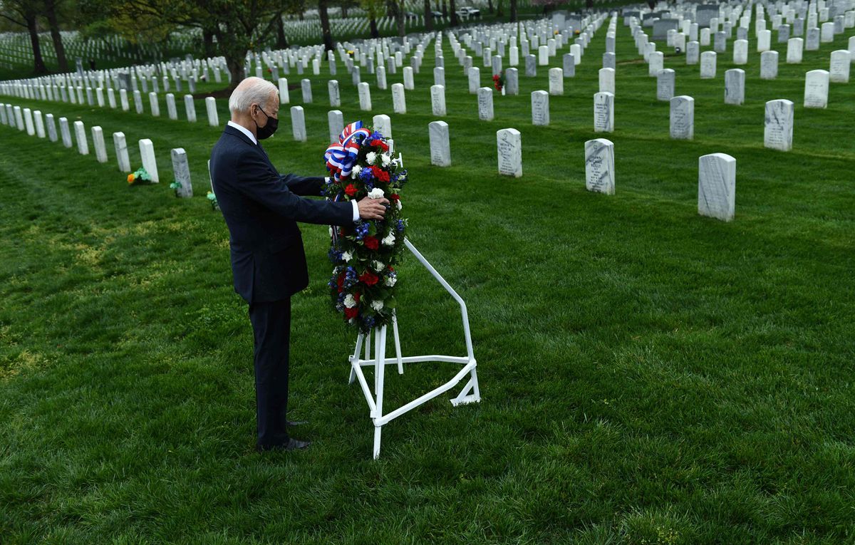 Biden justifica la retirada militar de Afganistán: “Es el momento de terminar con la guerra más larga”