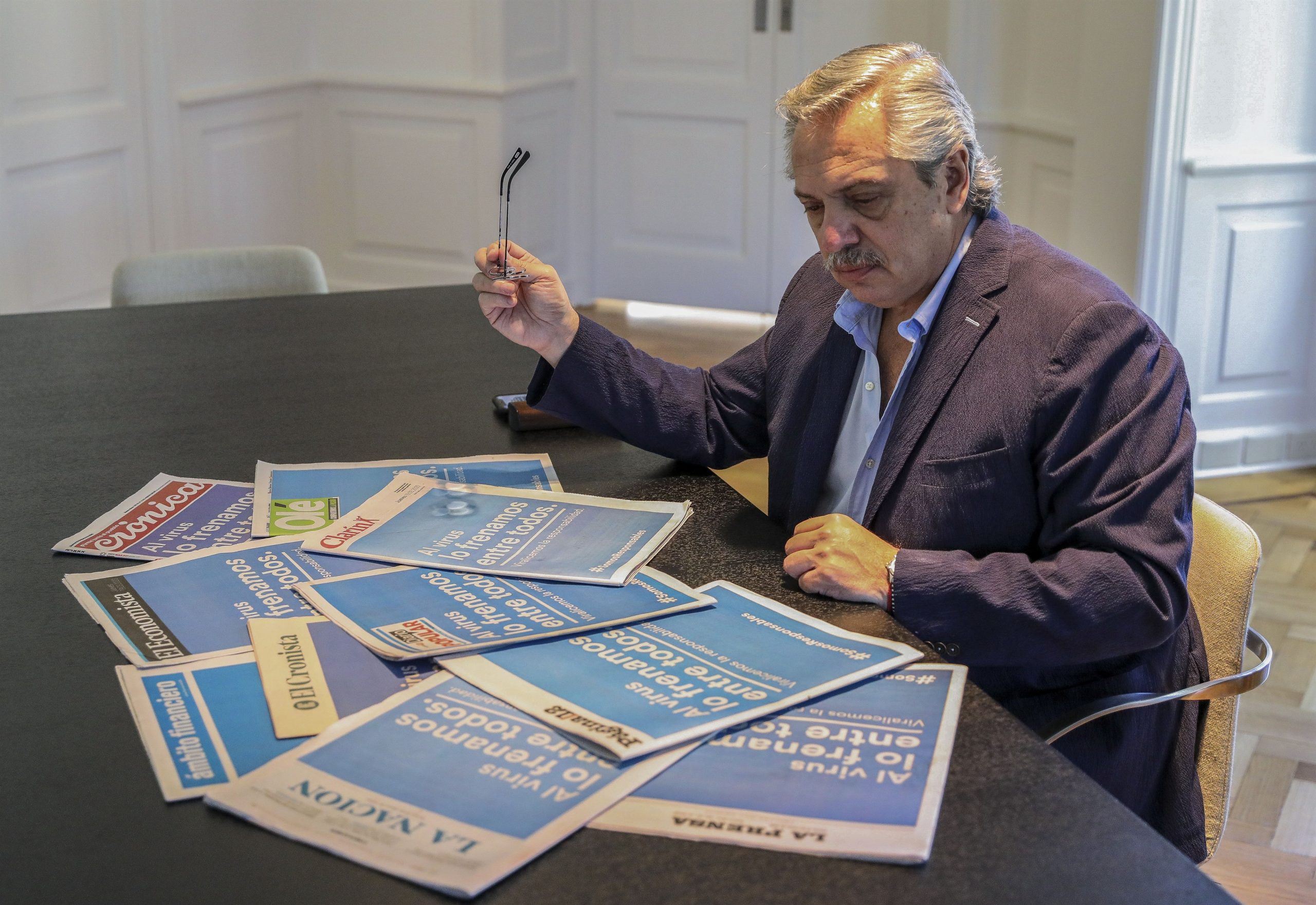 El presidente argentino, Alberto Fernández, da positivo de coronavirus dos meses después de recibir la vacuna