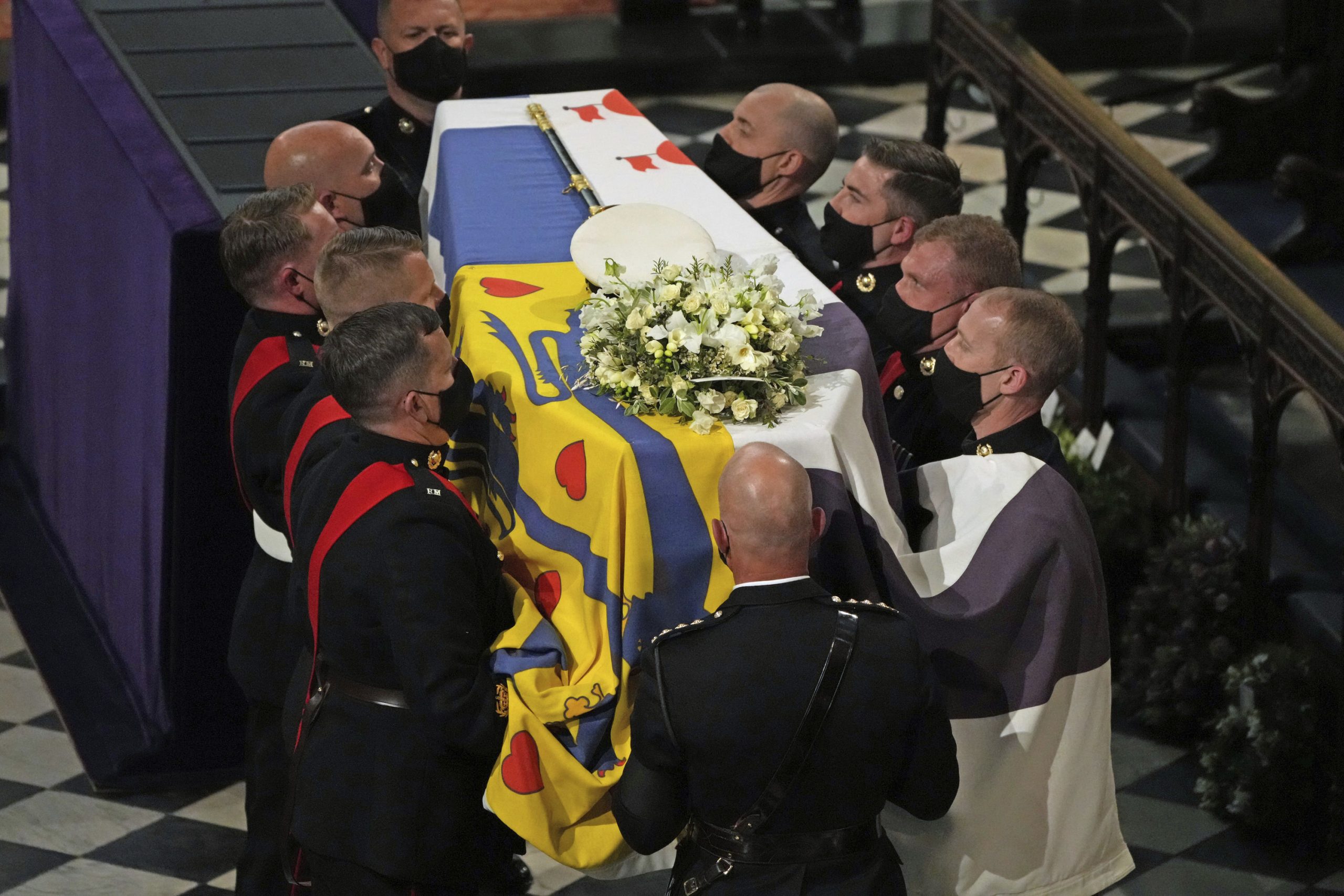 La familia real británica da su último adiós a Felipe de Edimburgo
