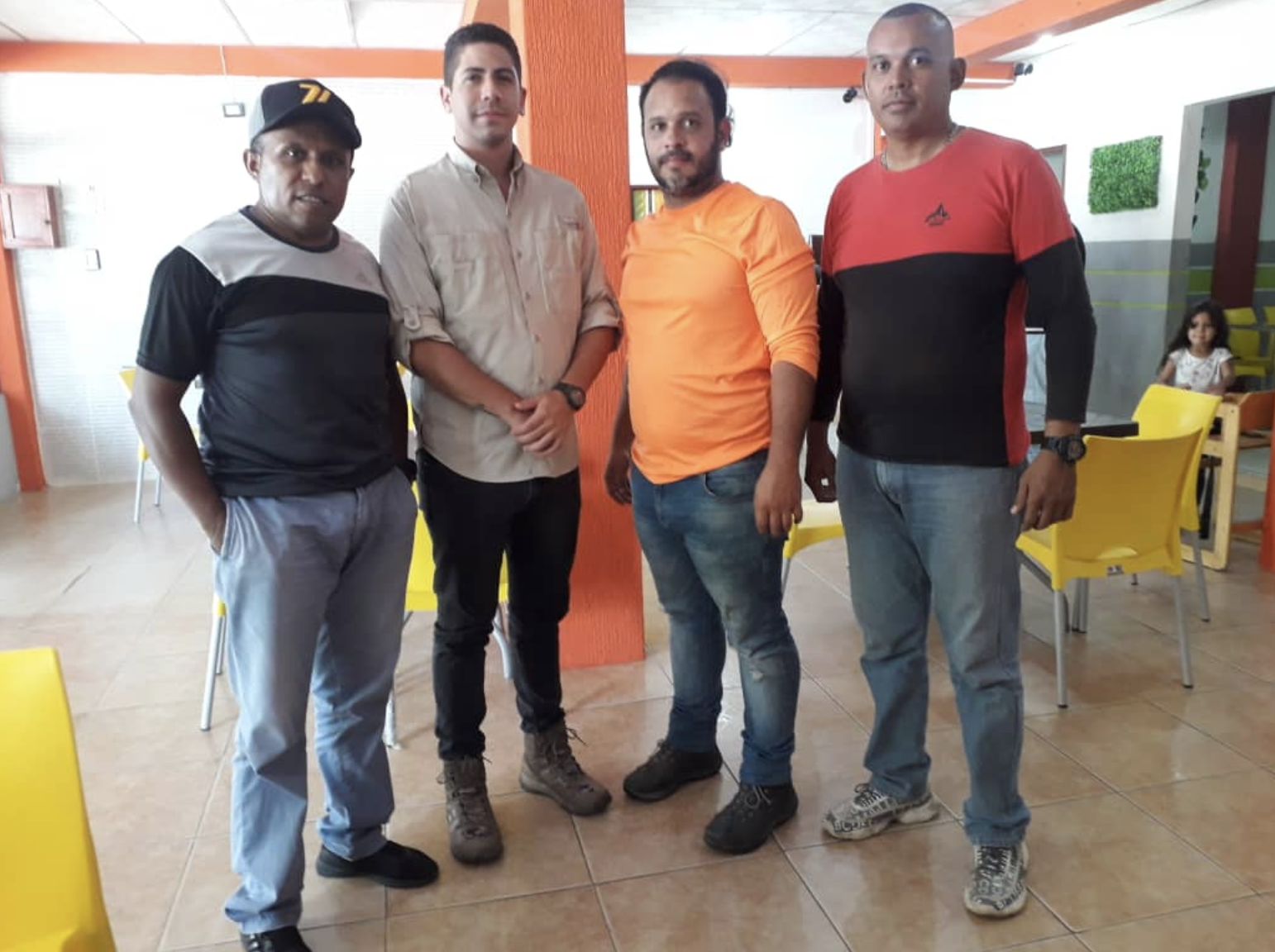 Militares venezolanos detienen a dos periodistas que cubrían el conflicto en la frontera con Colombia