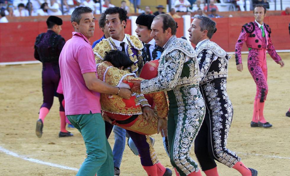 Llamar “asesino” a un torero muerto en la plaza no se ampara en la libertad de expresión, para el Constitucional