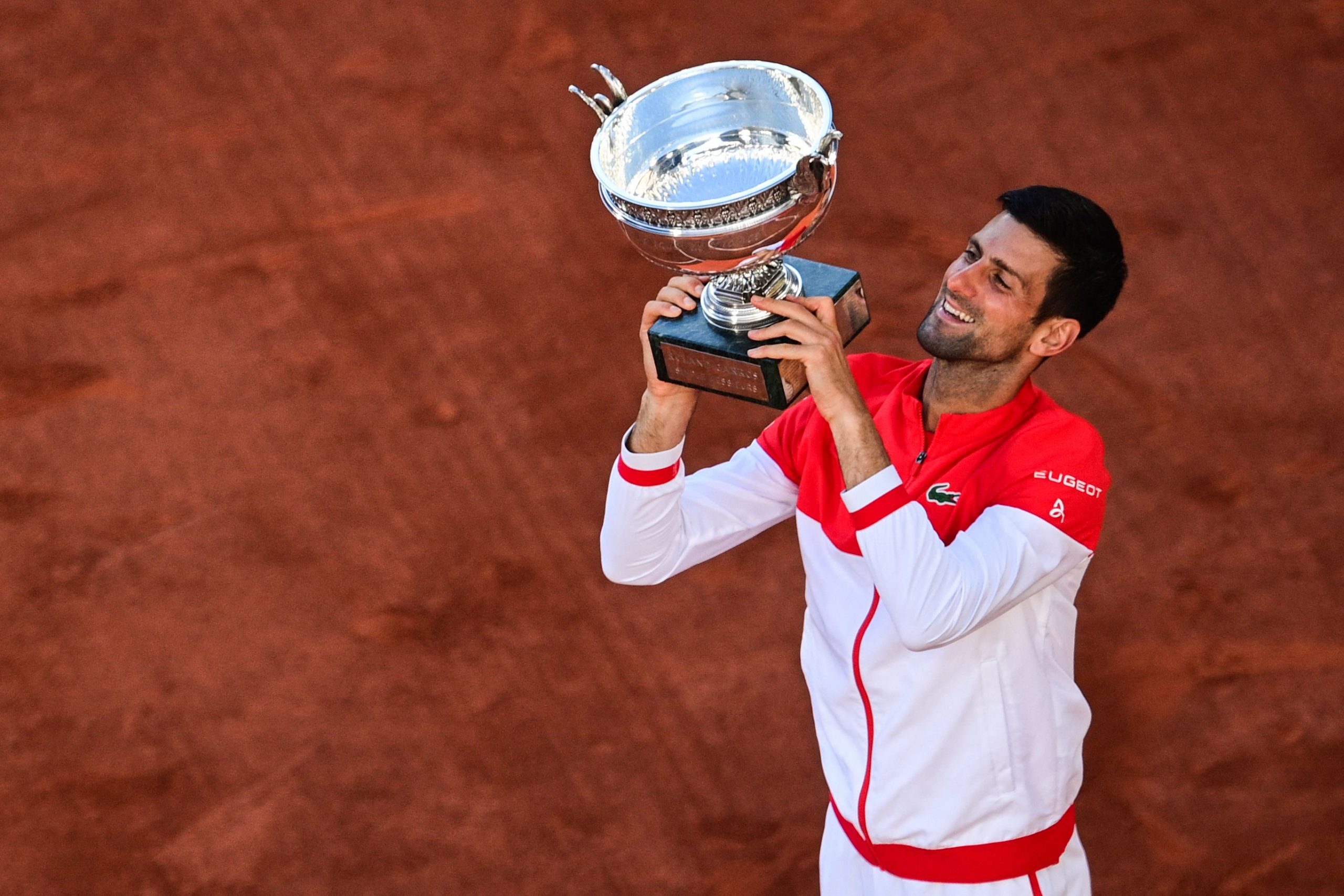 Con 19 grandes, Djokovic redobla su amenaza