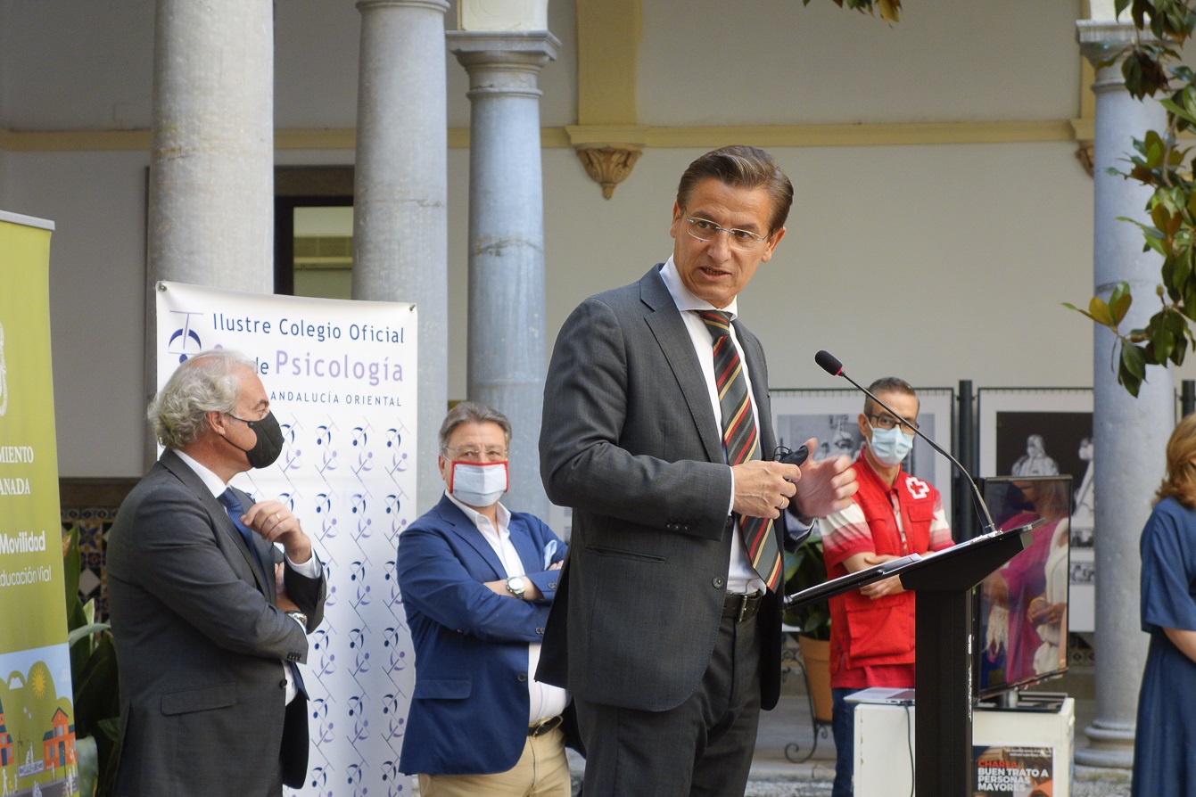 El PSOE da al alcalde de Granada 72 horas para dimitir o iniciará los trámites para una moción de censura