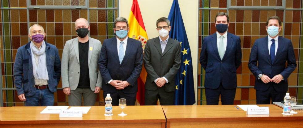 El déficit de las pensiones se pagará con impuestos