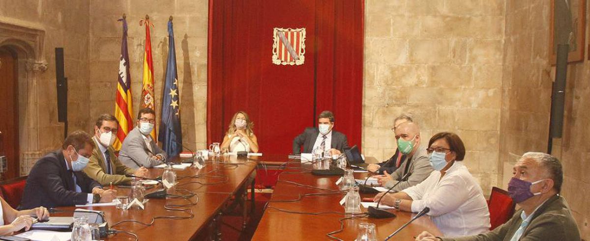 Los sindicatos reclaman al Gobierno que lleve cuanto antes la subida del salario mínimo a la mesa del diálogo social