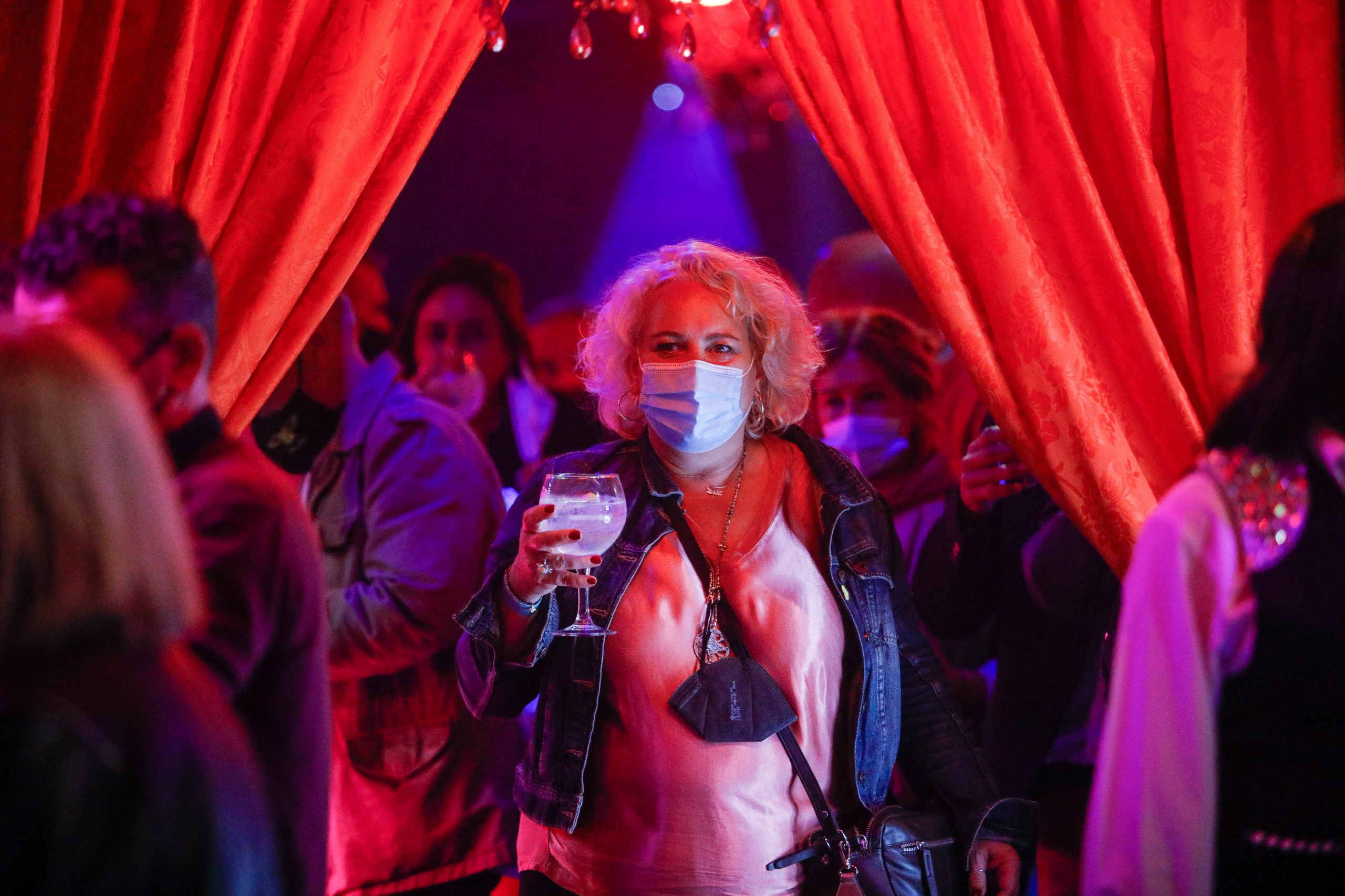 Sanidad propone restricciones en hostelería y ocio obligatorias hasta que el 70% de la población esté vacunada