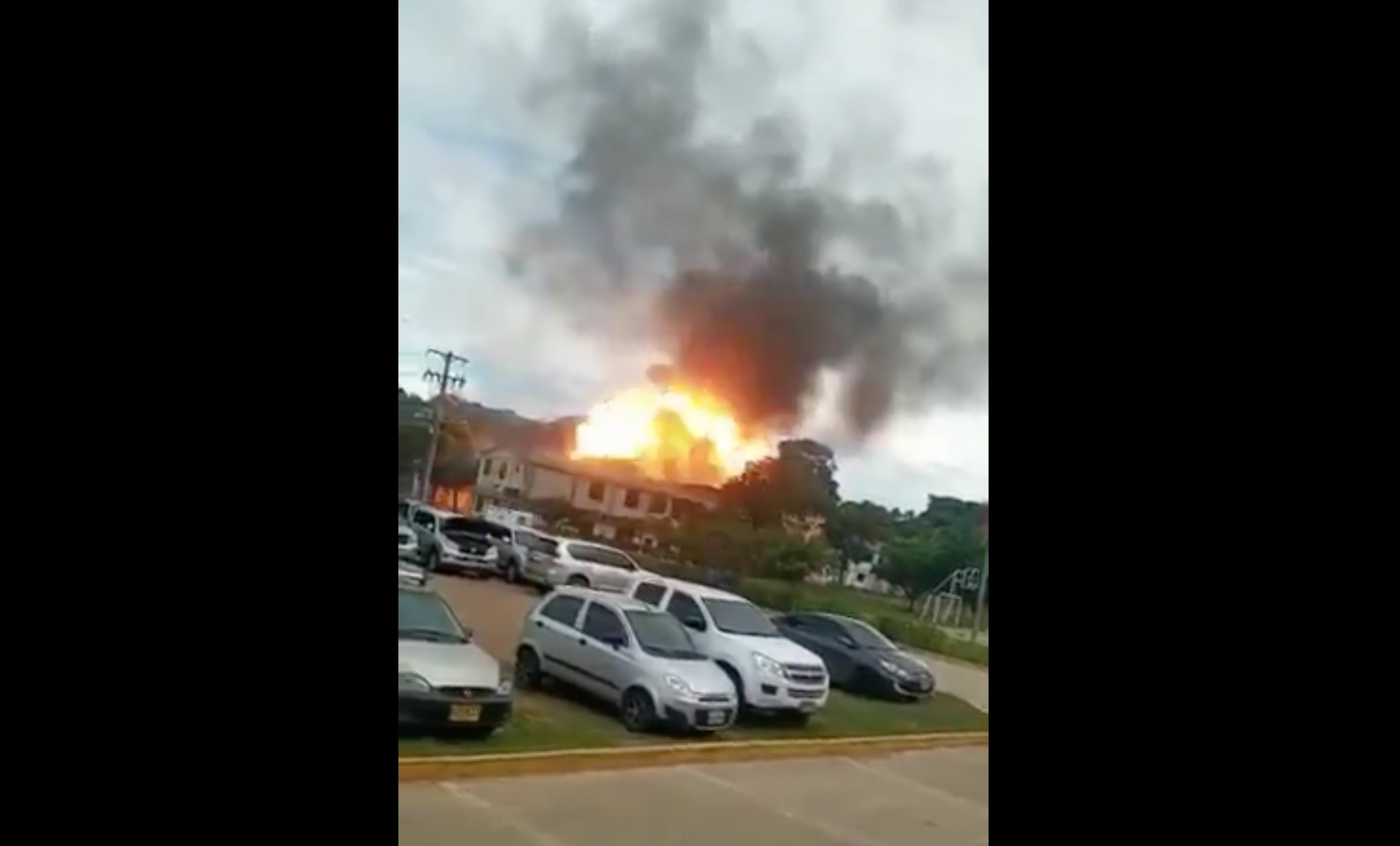 Un atentado con coche bomba en una instalación militar de Colombia deja decenas de heridos