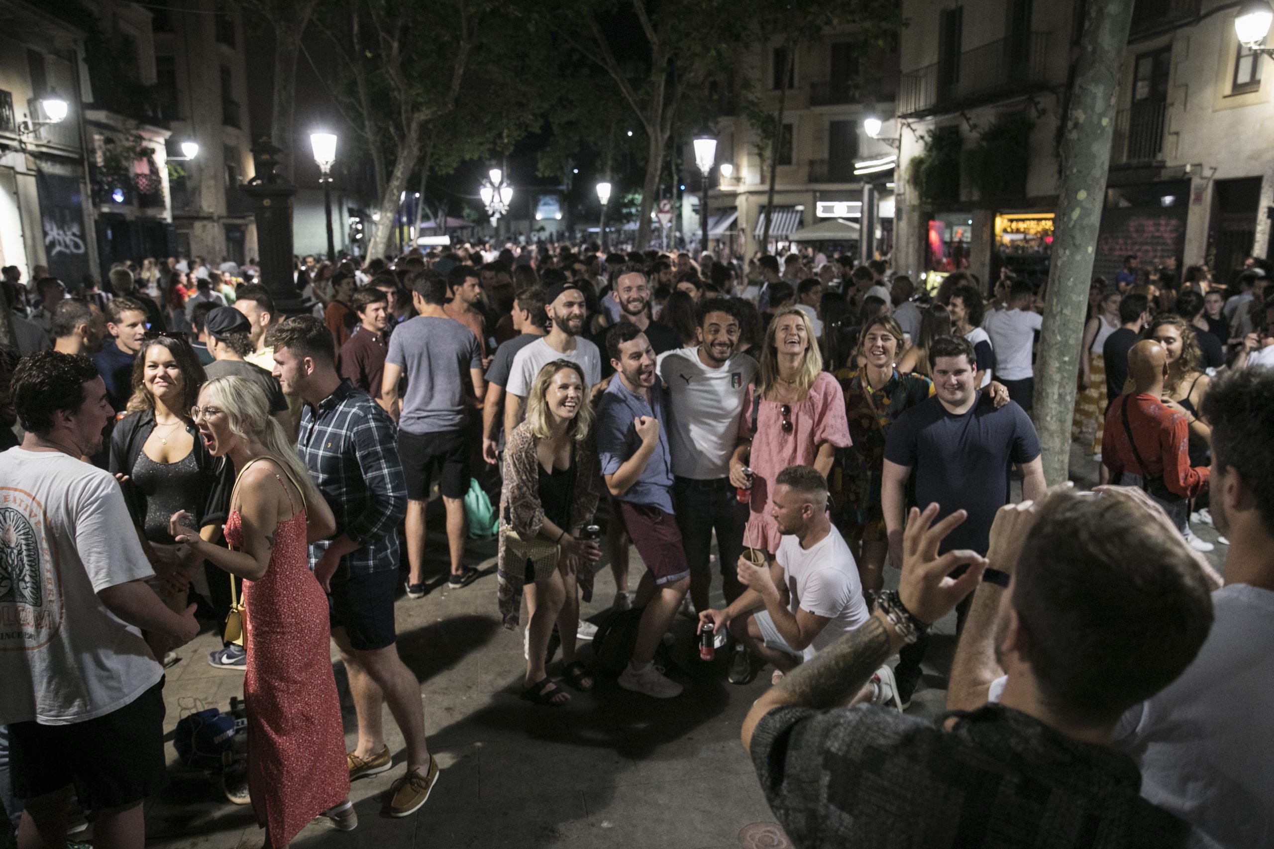 Los destinos de veraneo se blindan contra la ‘variante fiesta’