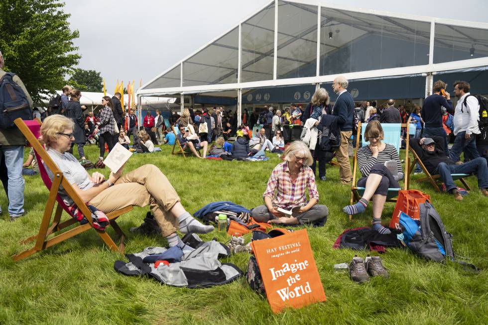 La dimisión del fundador del Hay Festival amenaza el futuro de la cita