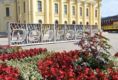 Debreceni virágkarnevál: tizennyolc virágkocsi lesz látható a felvonuláson