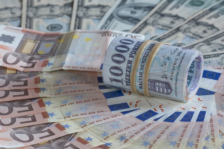 Mélyponton a forint: meglepetés érheti azt, aki most utazik külföldre