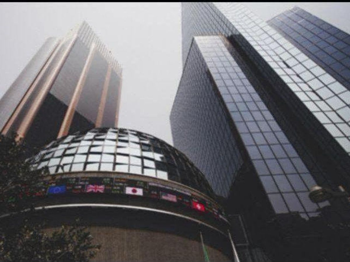 La Bolsa Mexicana abre a la baja, afectada por el tema comercial EU y China