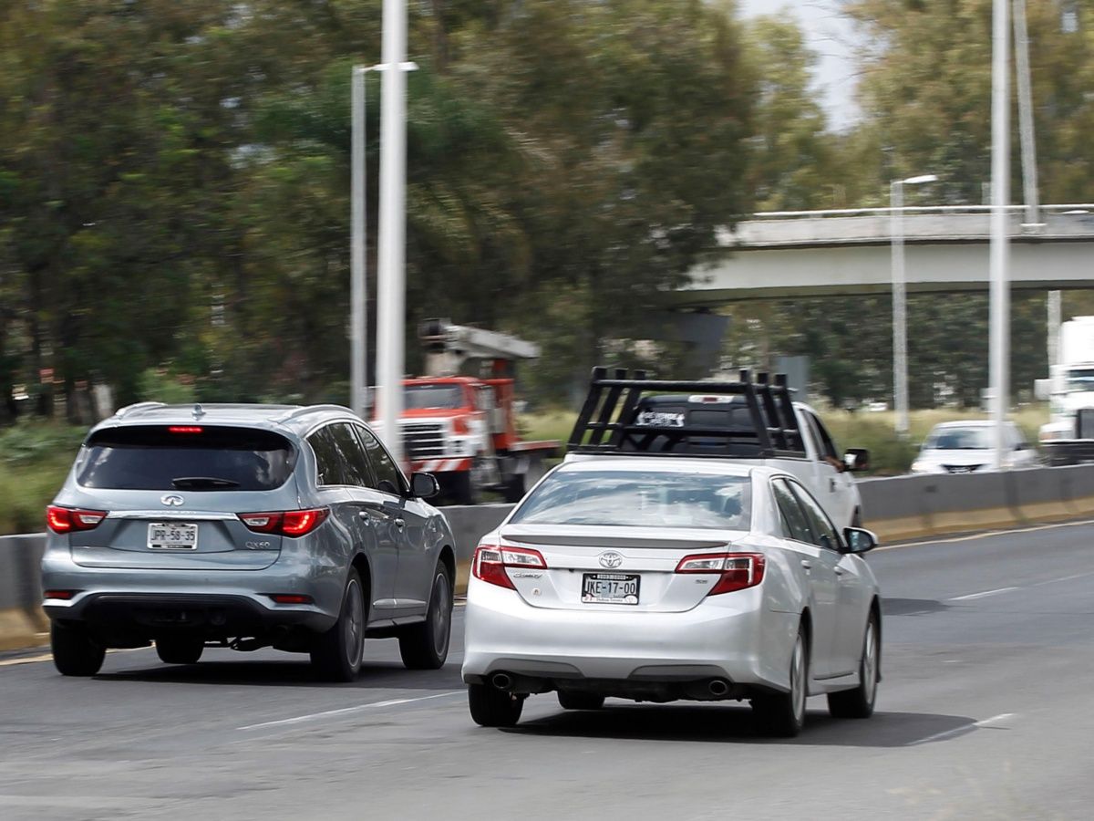 Mayoría de autos que circulan en el país no tiene seguro: AMIS