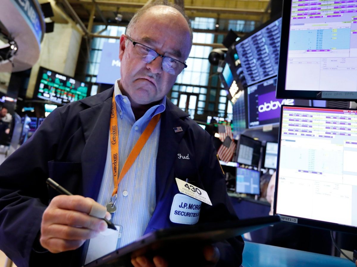 Wall Street cierra con resultados mixtos