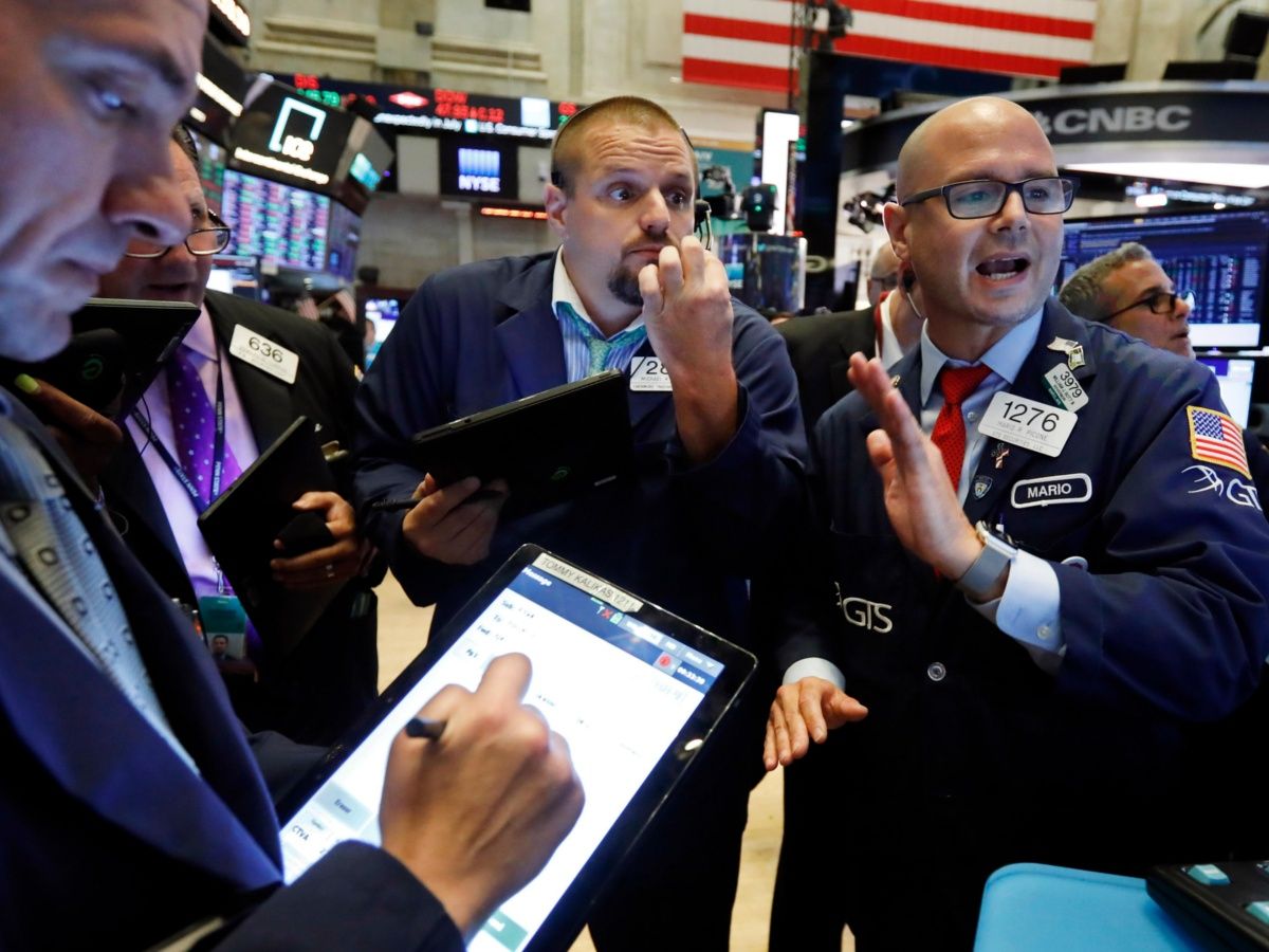 Wall Street cierra mayormente a la baja