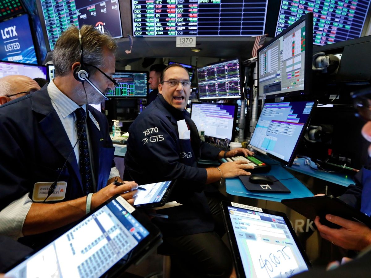 Bancos y minoristas impulsan alza en Wall Street