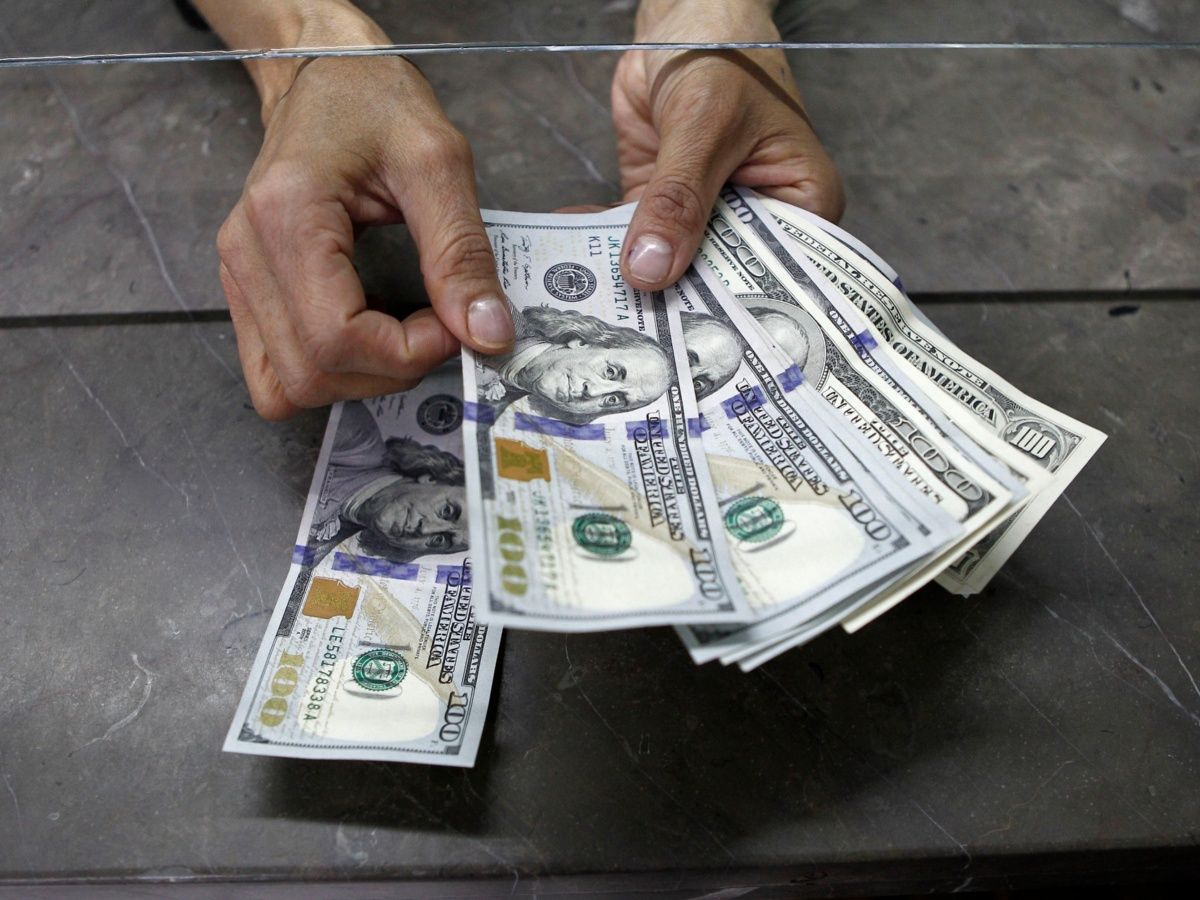 Dólar supera los 20 pesos en bancos de la capital