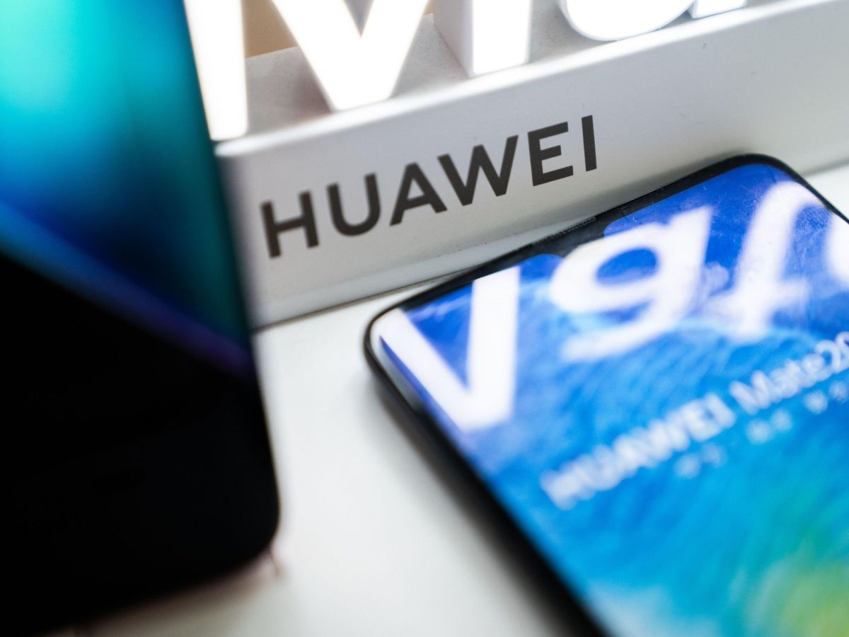 EU extiende 90 días periodo de exención a Huawei antes de prohibición