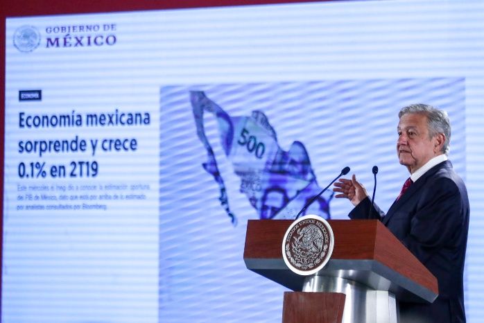 Festeja AMLO que México esquivó recesión técnica