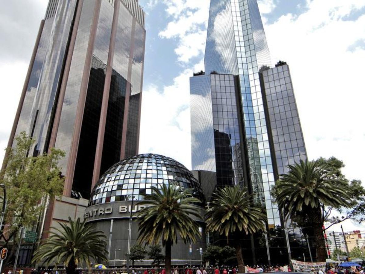 La BMV abre al alza, atenta a política monetaria de EU