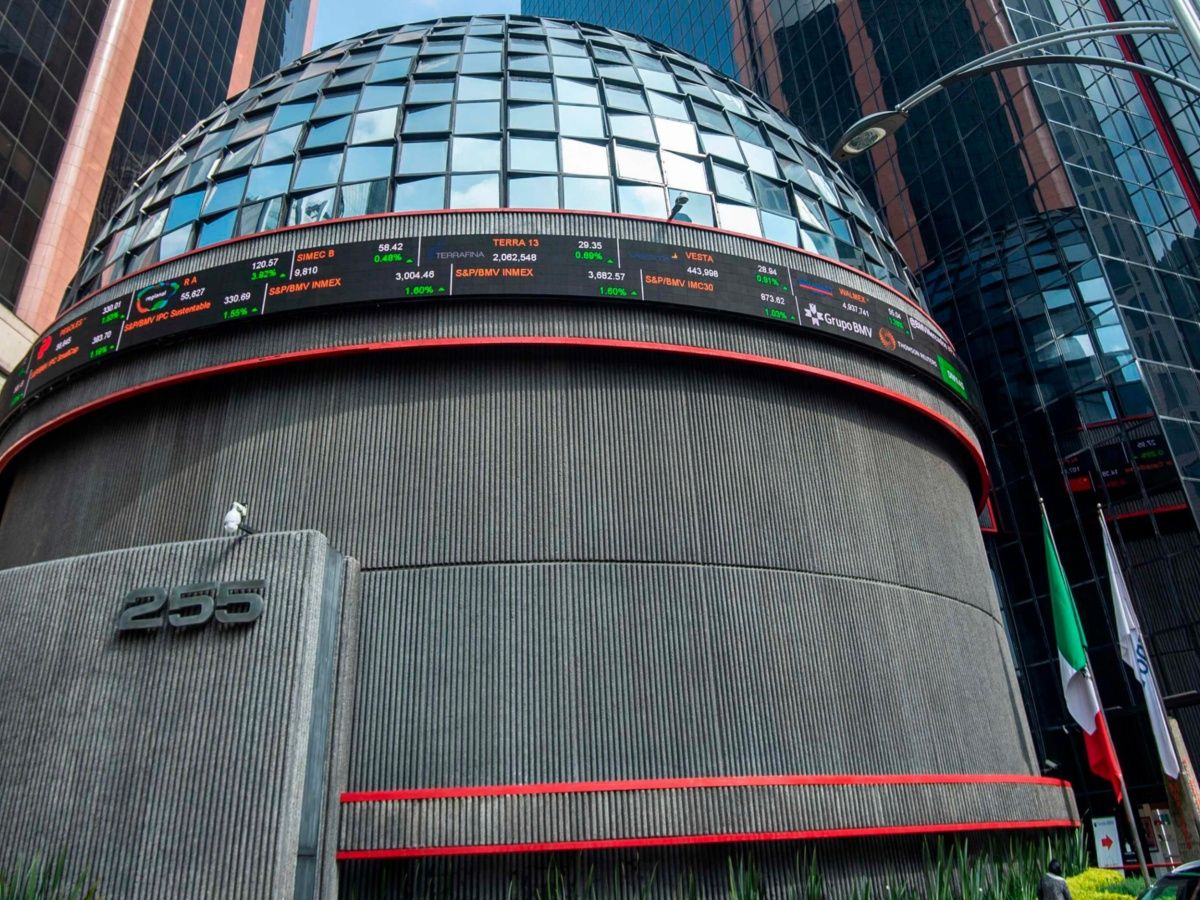 La BMV abre con avance, atenta a información de la Fed