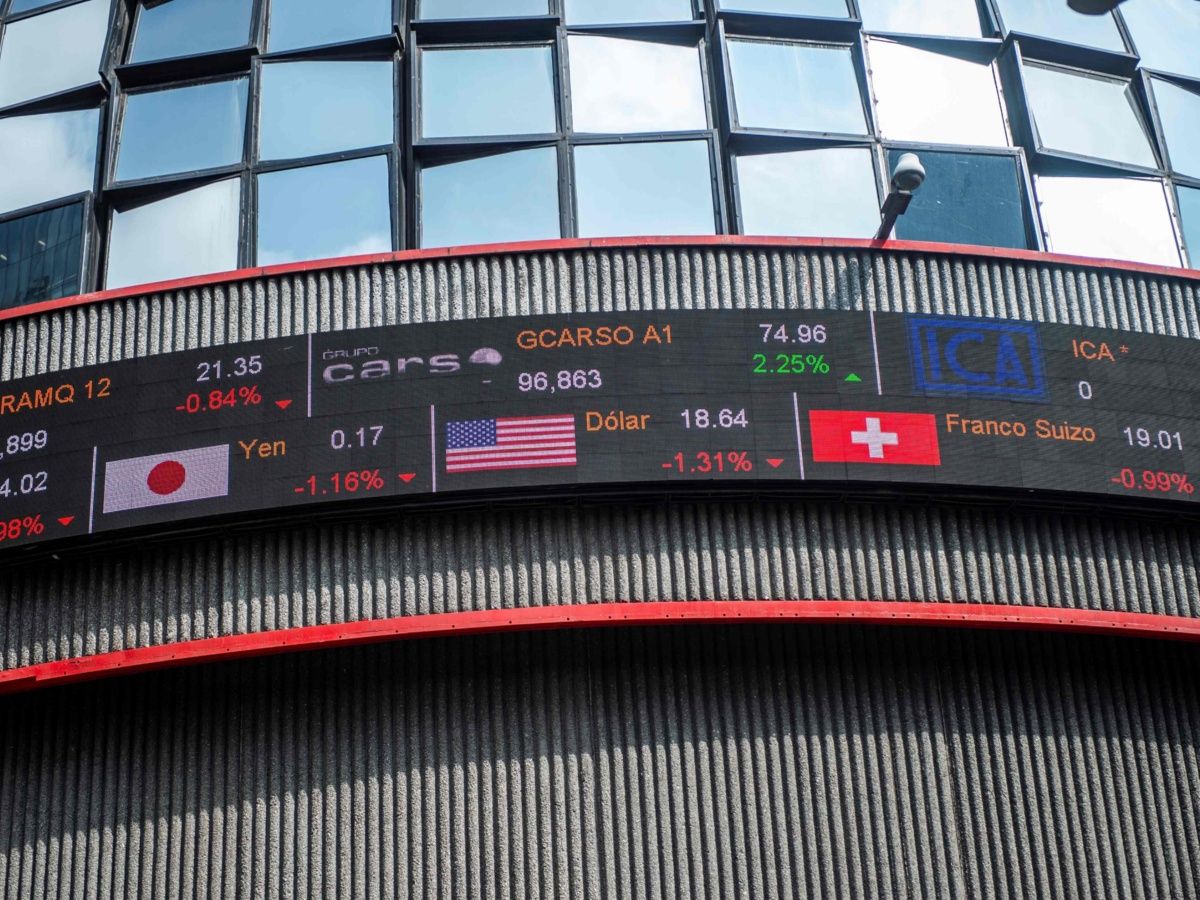 La BMV avanza, pendiente de comentarios del presidente de EU