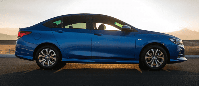 Los autos que puedes comprar con 300 mil pesos (o menos) en México