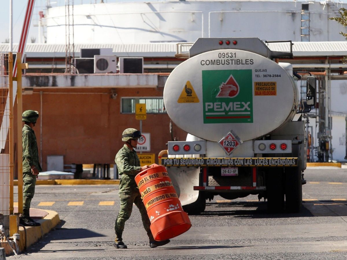 Pemex estima superar producción de 1.8 millones de barriles diarios