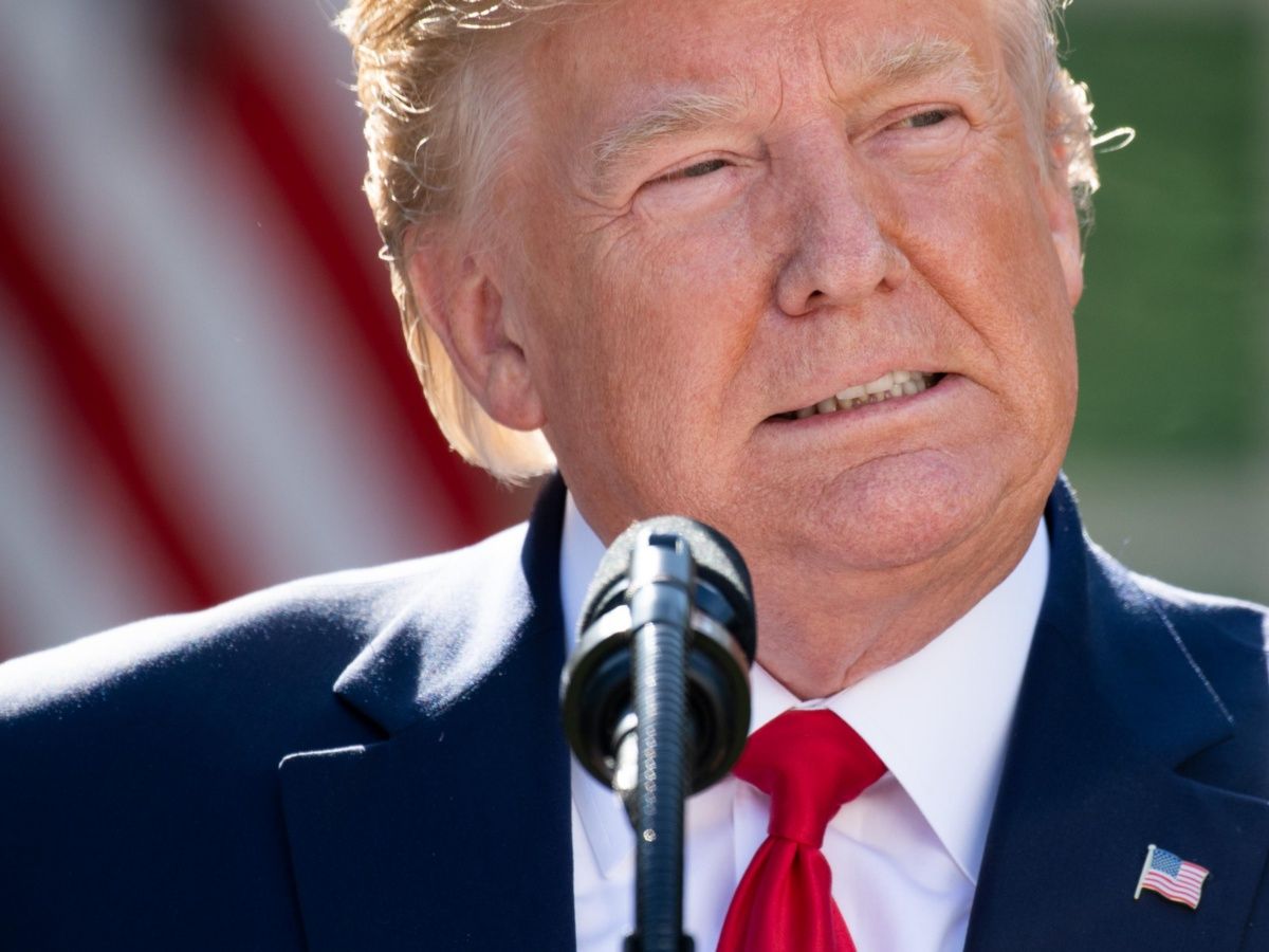 Trump niega que los aranceles sean un problema para EU y acusa a la Fed