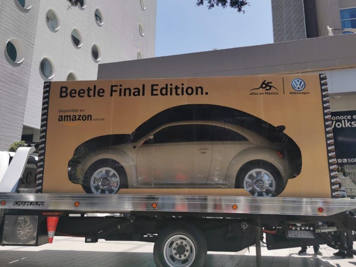 Volkswagen entrega 65 Beetles de su edición de despedida en México