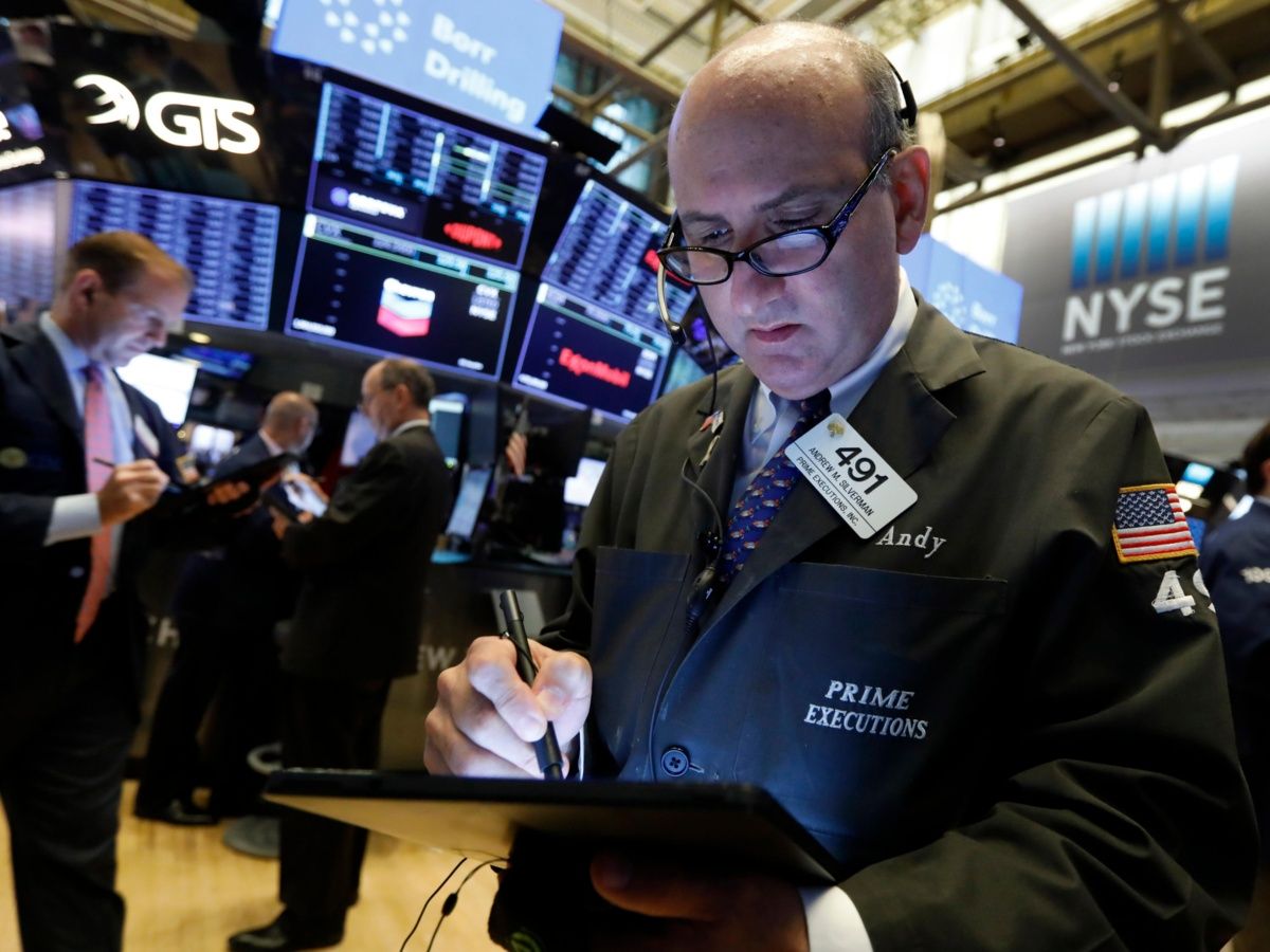 Wall Street abre con una leve alza a la espera de la Fed