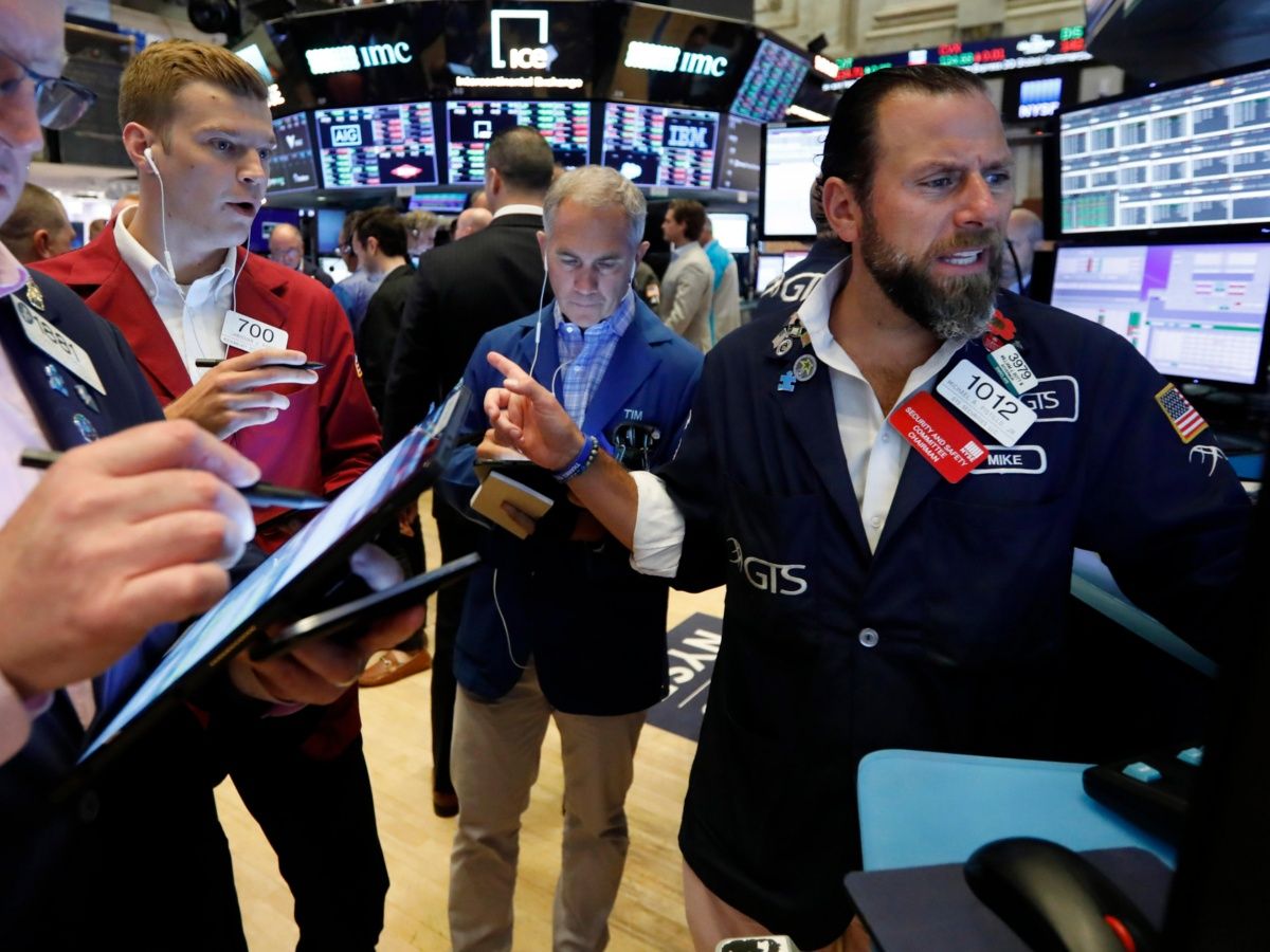 Wall Street cae por renovada guerra de aranceles