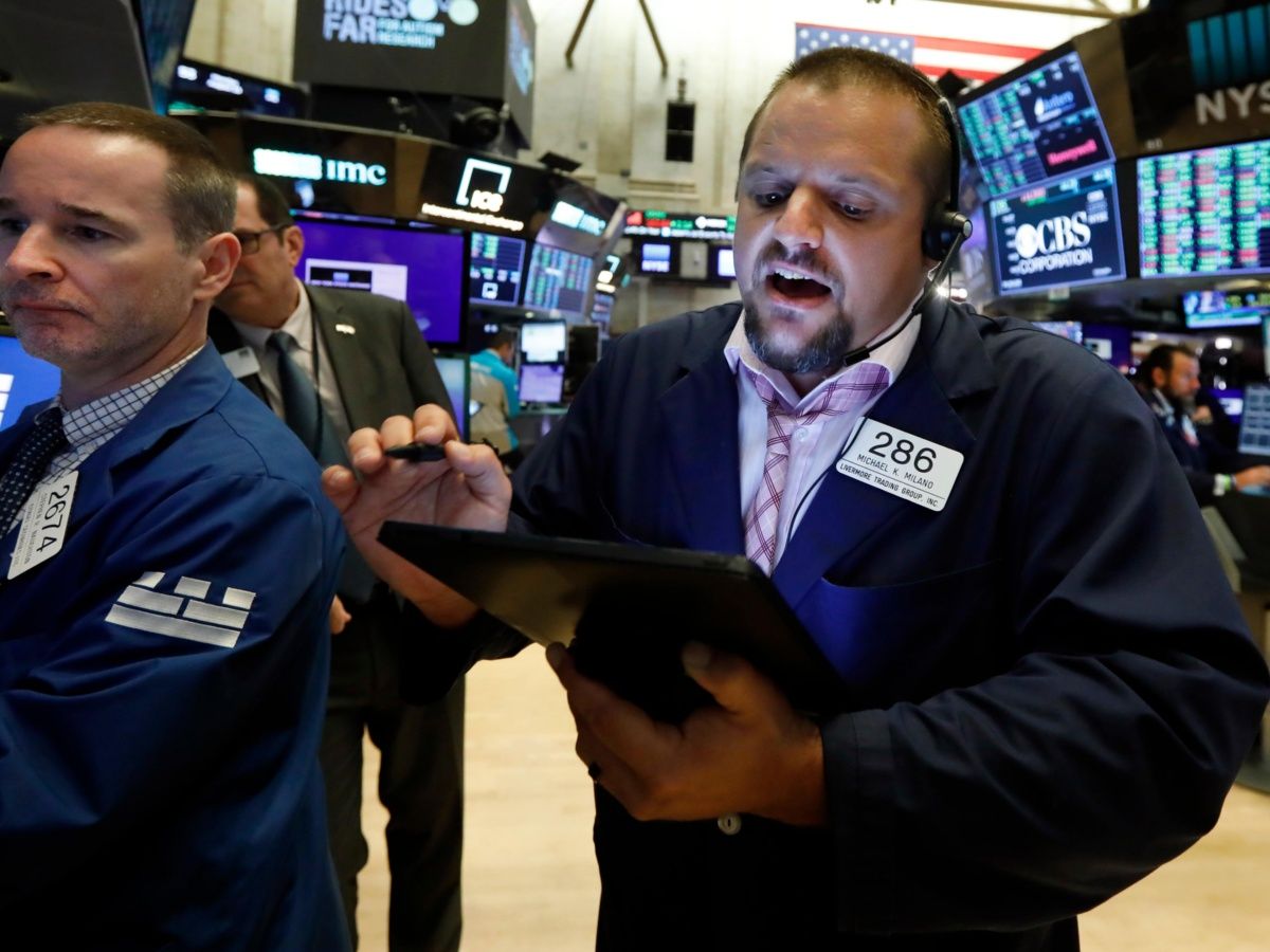 Wall Street cierra con baja; declinan firmas financieras
