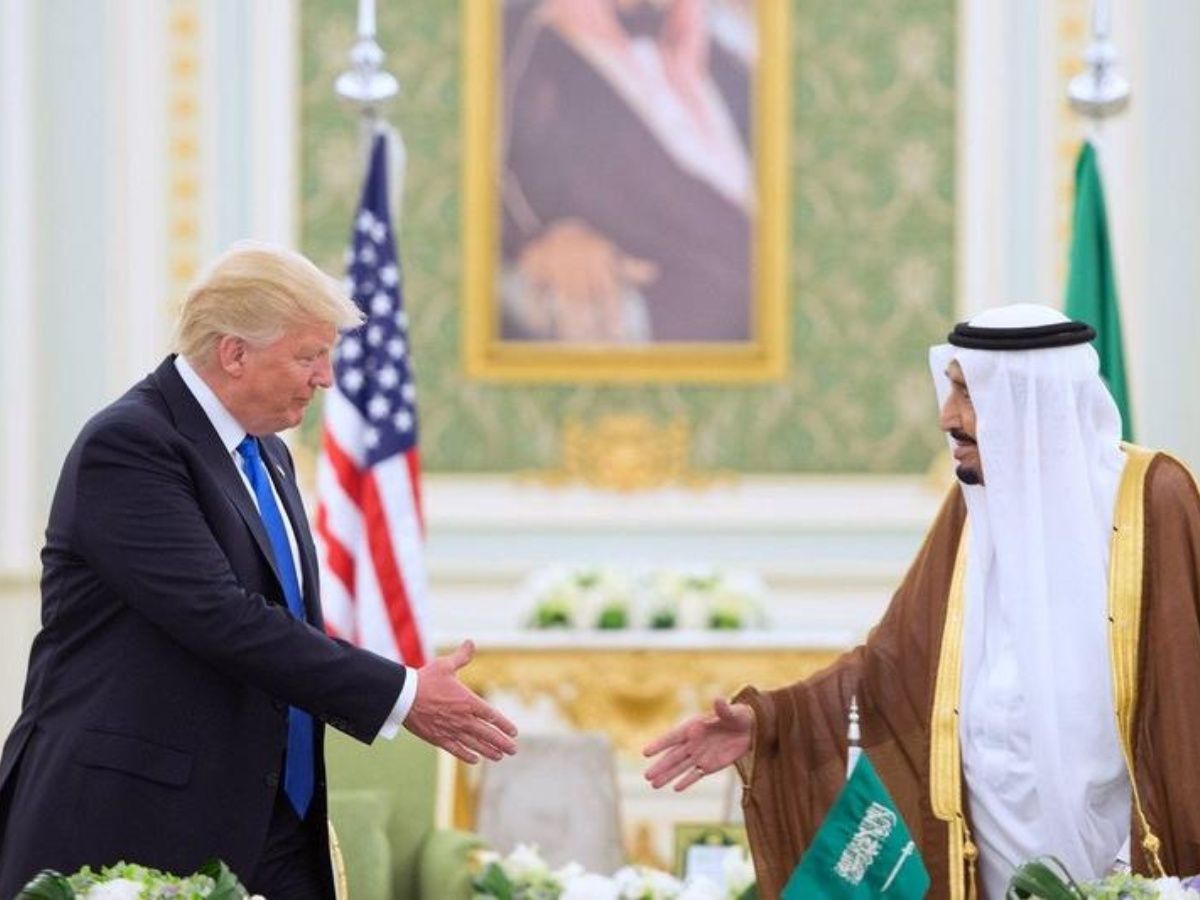 El petróleo retrocede ante señales de apaciguamiento de situación en Arabia Saudita