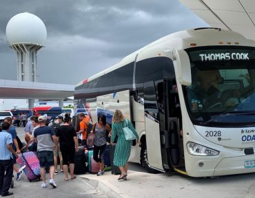 Pasajeros varados y deudas deja quiebra de Thomas Cook en el Caribe mexicano