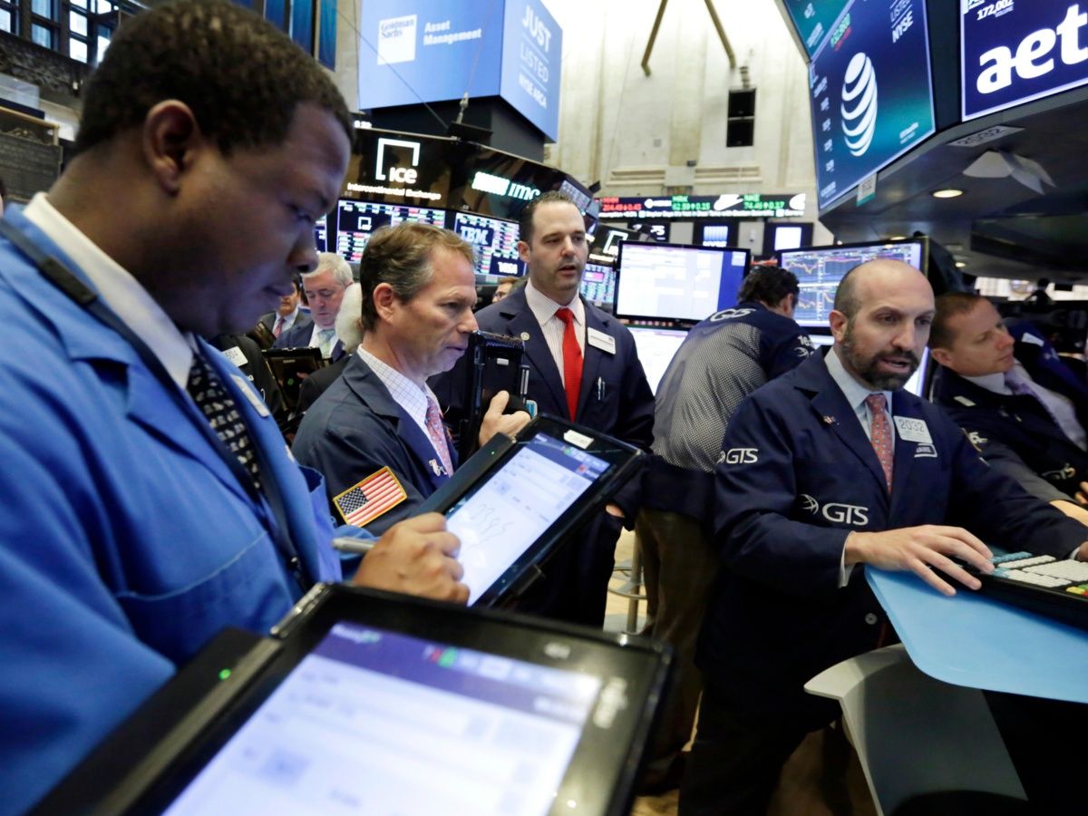 Wall Street cierra con leve alza