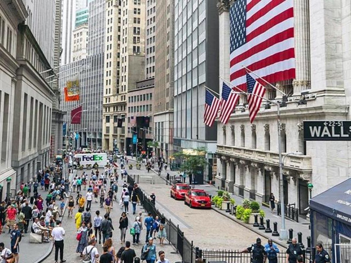 Wall Street opera con ligeras ganancias