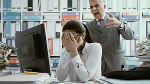 "Jak stracisz tę pracę, to będzie wam ciężko, co?". Wygrana sprawa o mobbing w pracy jest jak jednorożec