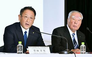 Toyota przypiecztowaa sojusz z Suzuki. Japoskie koncerny zwieraj szeregi