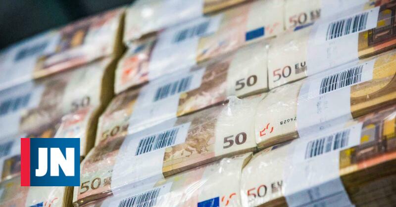 PCP quer ″reforma fiscal″ com IVA a 21% e taxar depósitos acima de 100 mil euros